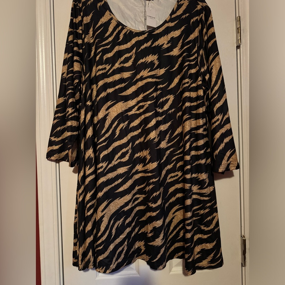 NWT ๐
Plus size 3x animal print tunic ๐
trending!! ๐๐ - Picture 2 of 3
